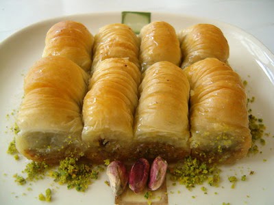 tatli gnder Essiz lezzette 1 kilo Fistikli Sari Burma  Antalya Melisa cicekciler , cicek siparisi 